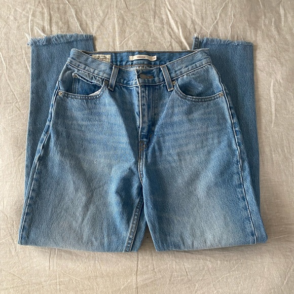 Levi’s Straight Mom Jean - Picture 3 of 10